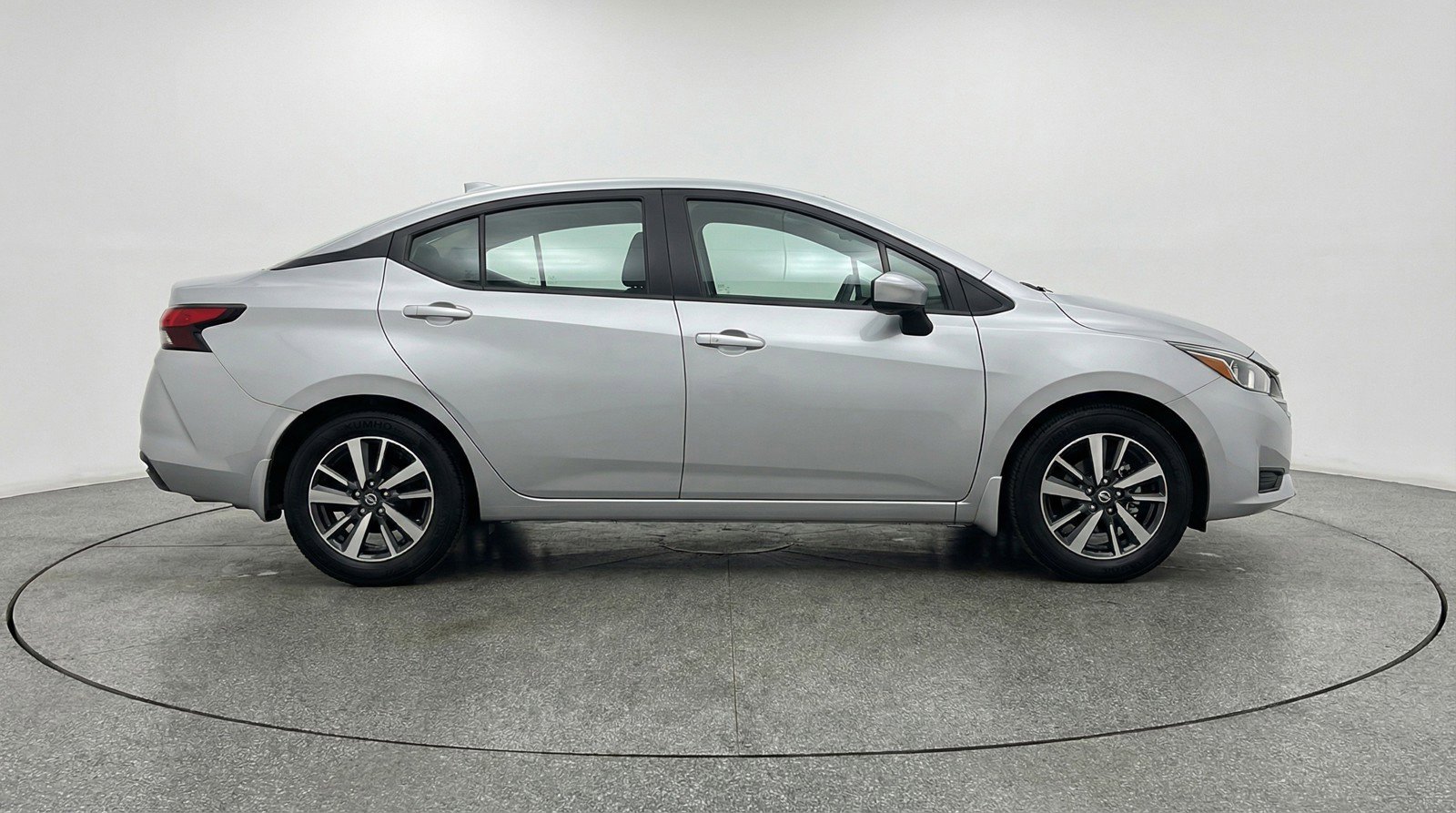 Used 2025 Nissan Versa SV image 11