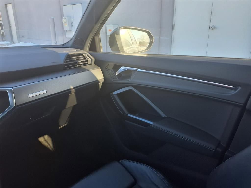 Used 2024 Audi Q3 2.0T Premium Plus w/ Premium Plus Package image 24