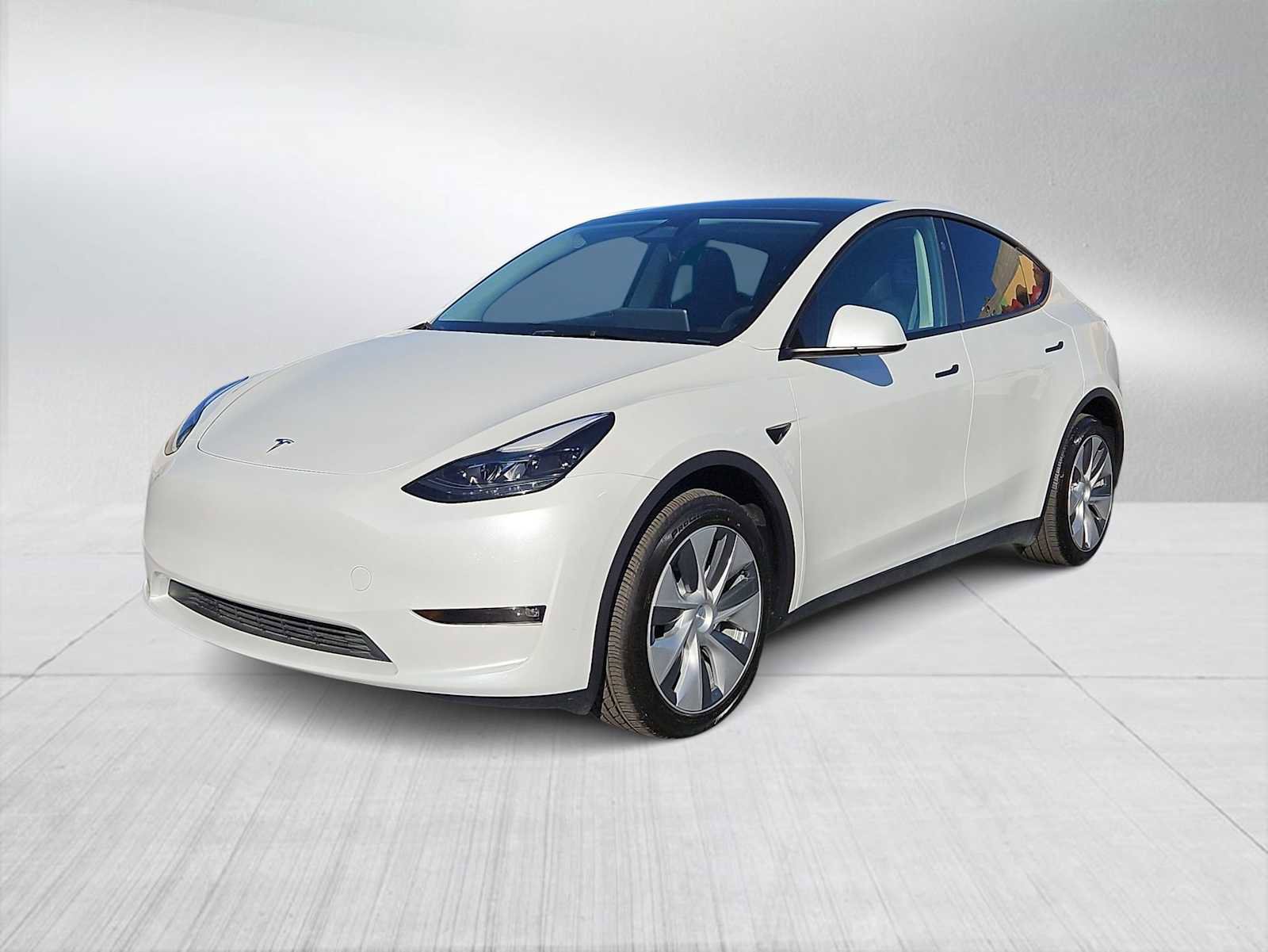 Used 2024 Tesla Model Y Long Range image 4