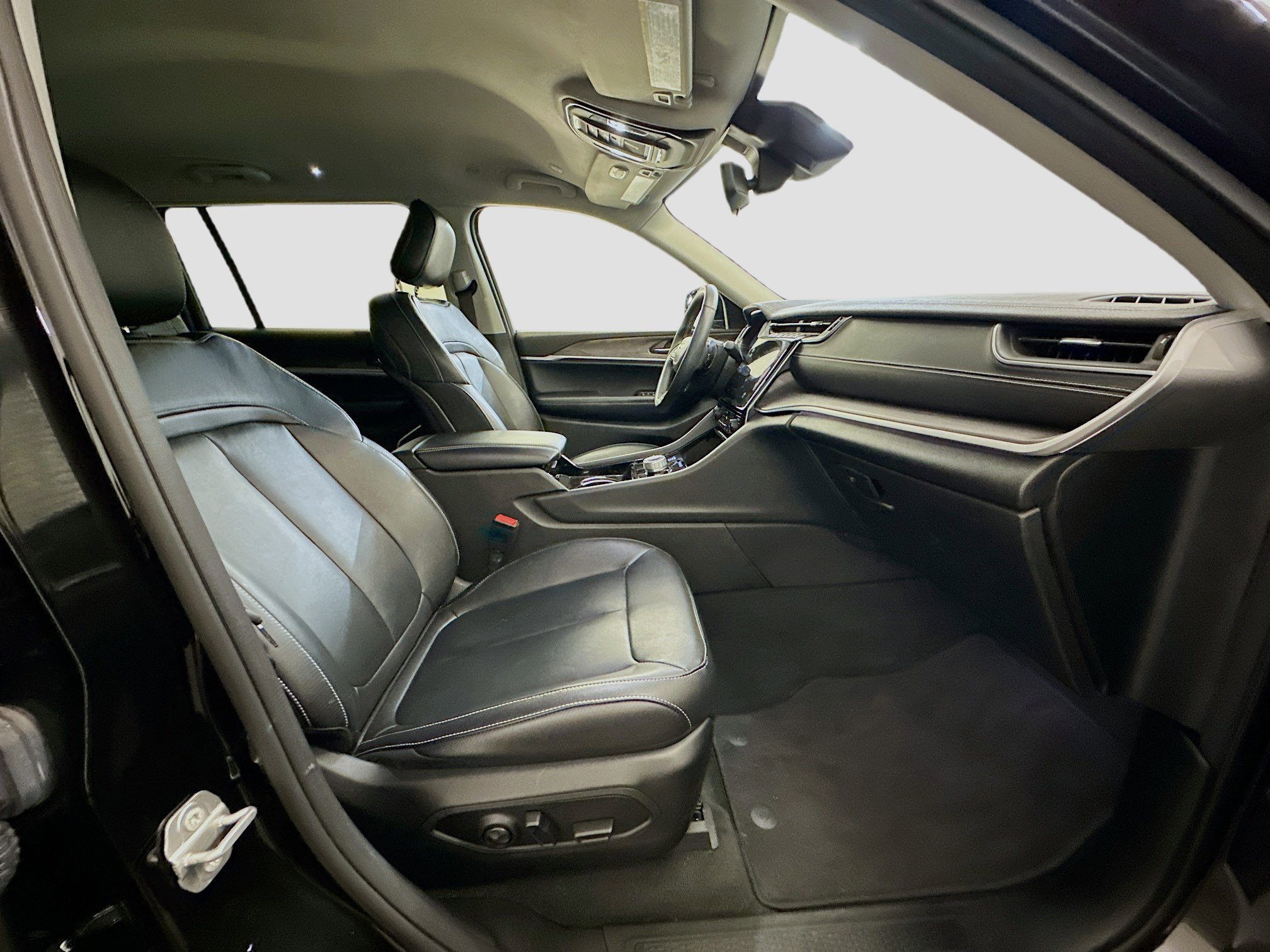 Used 2022 Jeep Grand Cherokee L Limited image 34