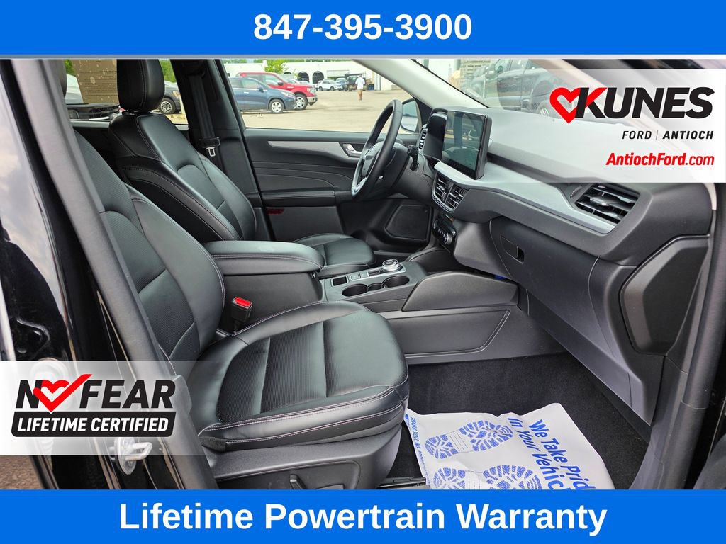 Certified 2025 Ford Escape Platinum AWD/4WD image 31