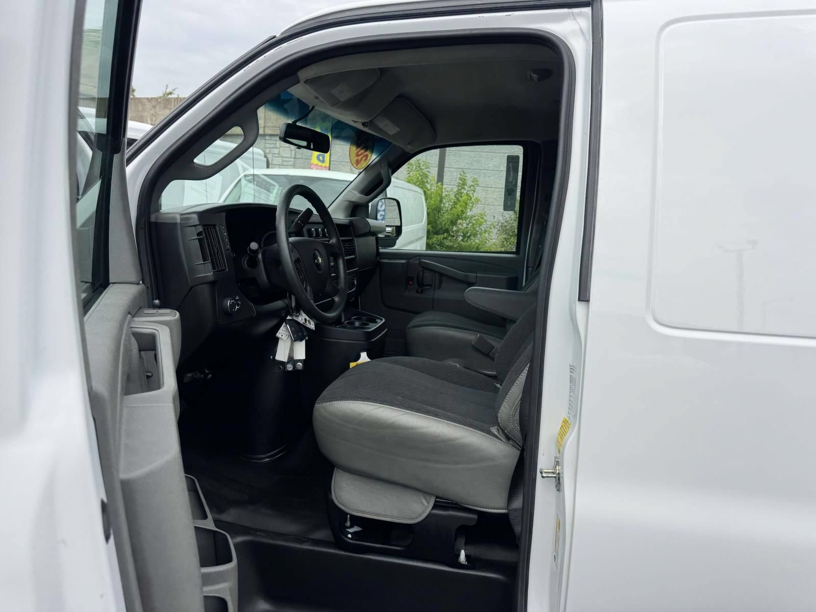 Used 2024 Chevrolet Express 2500 w/ Driver Convenience Package RWD image 20