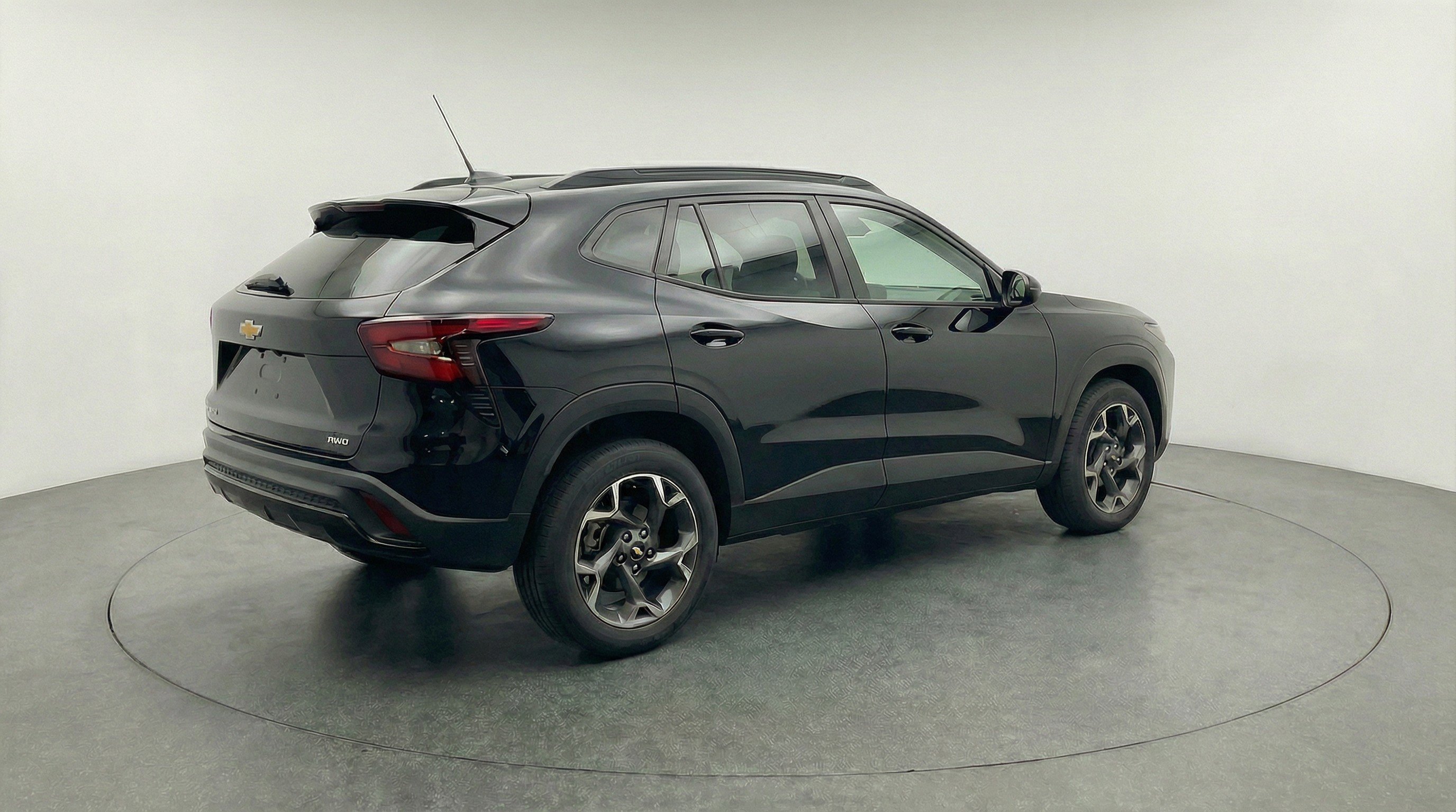 Used 2025 Chevrolet Trax LT image 9