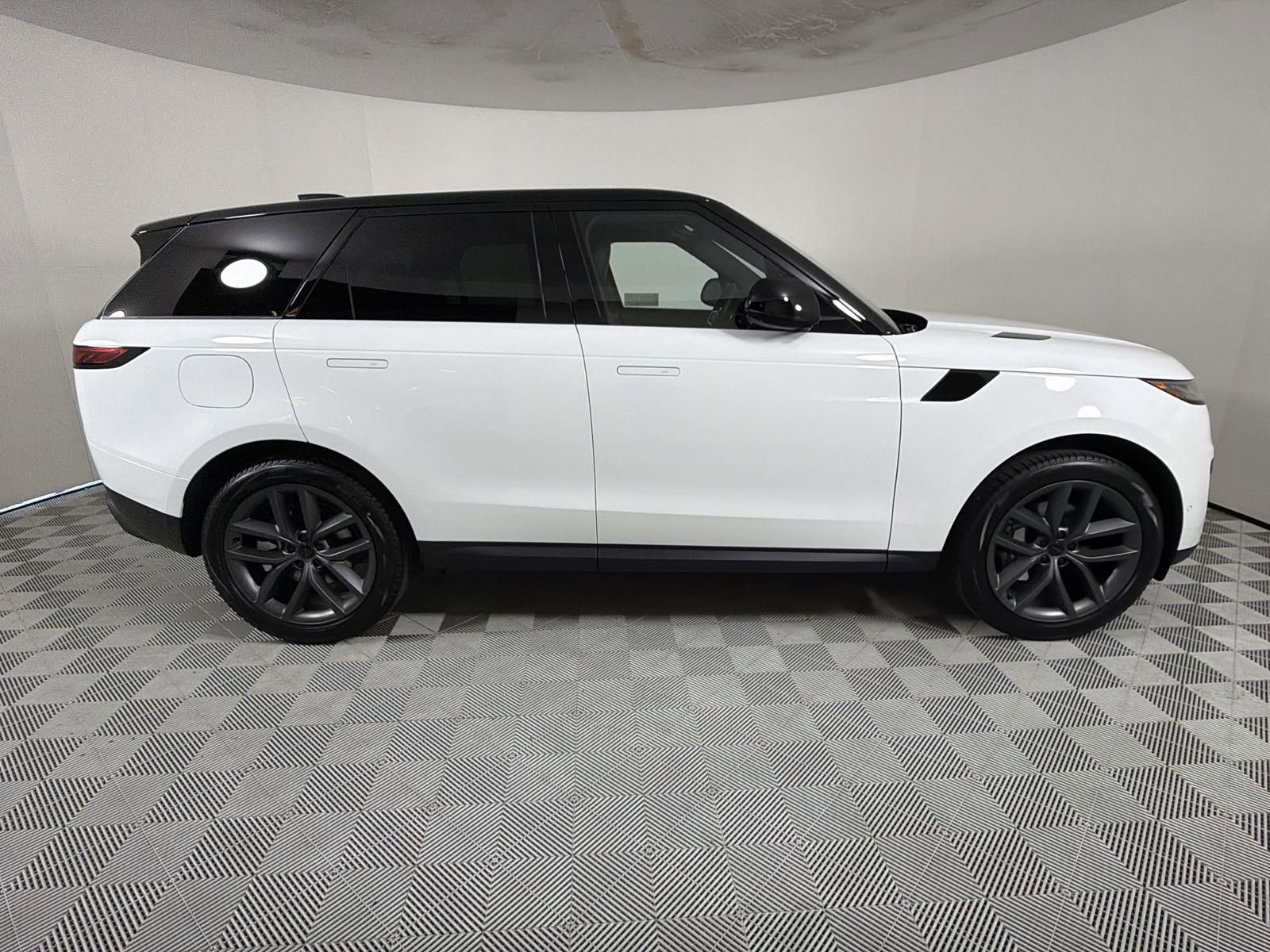 New 2026 Land Rover Range Rover Sport SE image 6