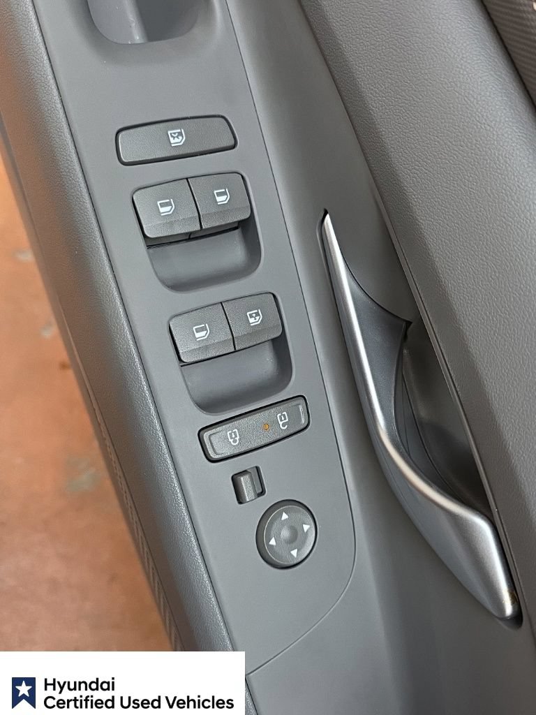 Used 2025 Hyundai Elantra SEL FWD image 26