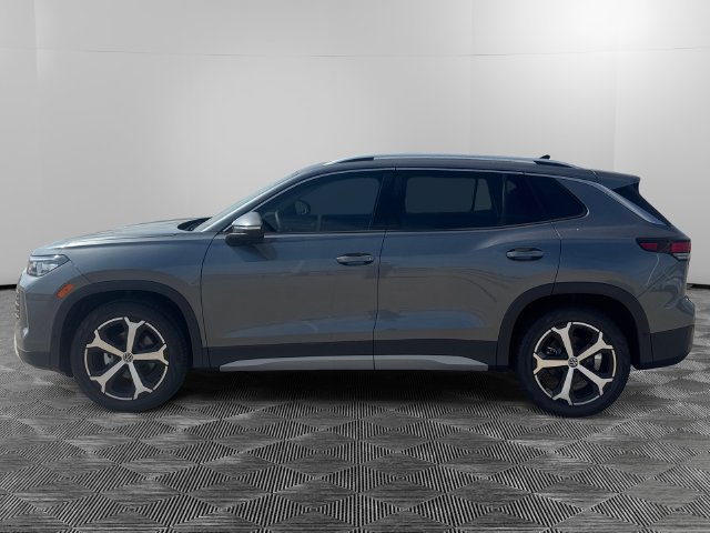 New 2026 Volkswagen Tiguan SE FWD image 2