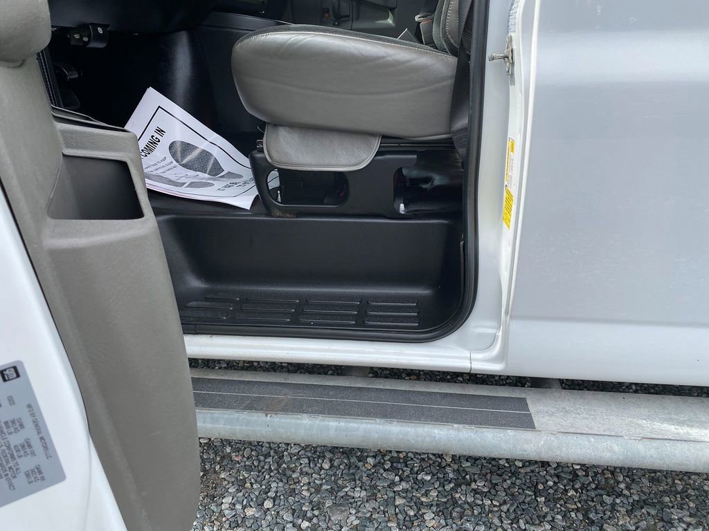 Used 2022 Chevrolet Express 2500 w/ Driver Convenience Package image 10