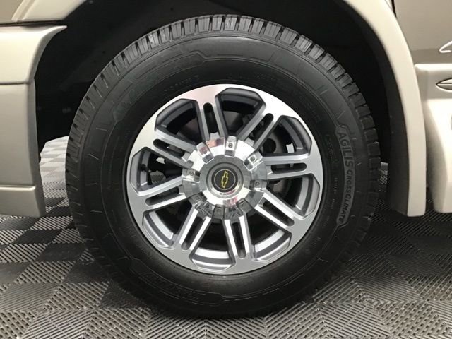 Used 2023 Chevrolet Express 2500 image 15