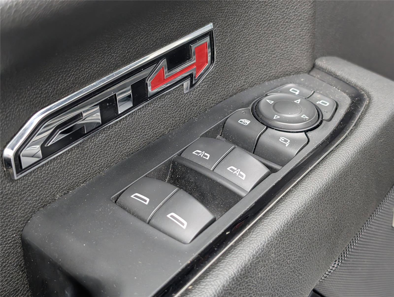 Used 2024 GMC Sierra 1500 AT4 w/ Technology Package image 14