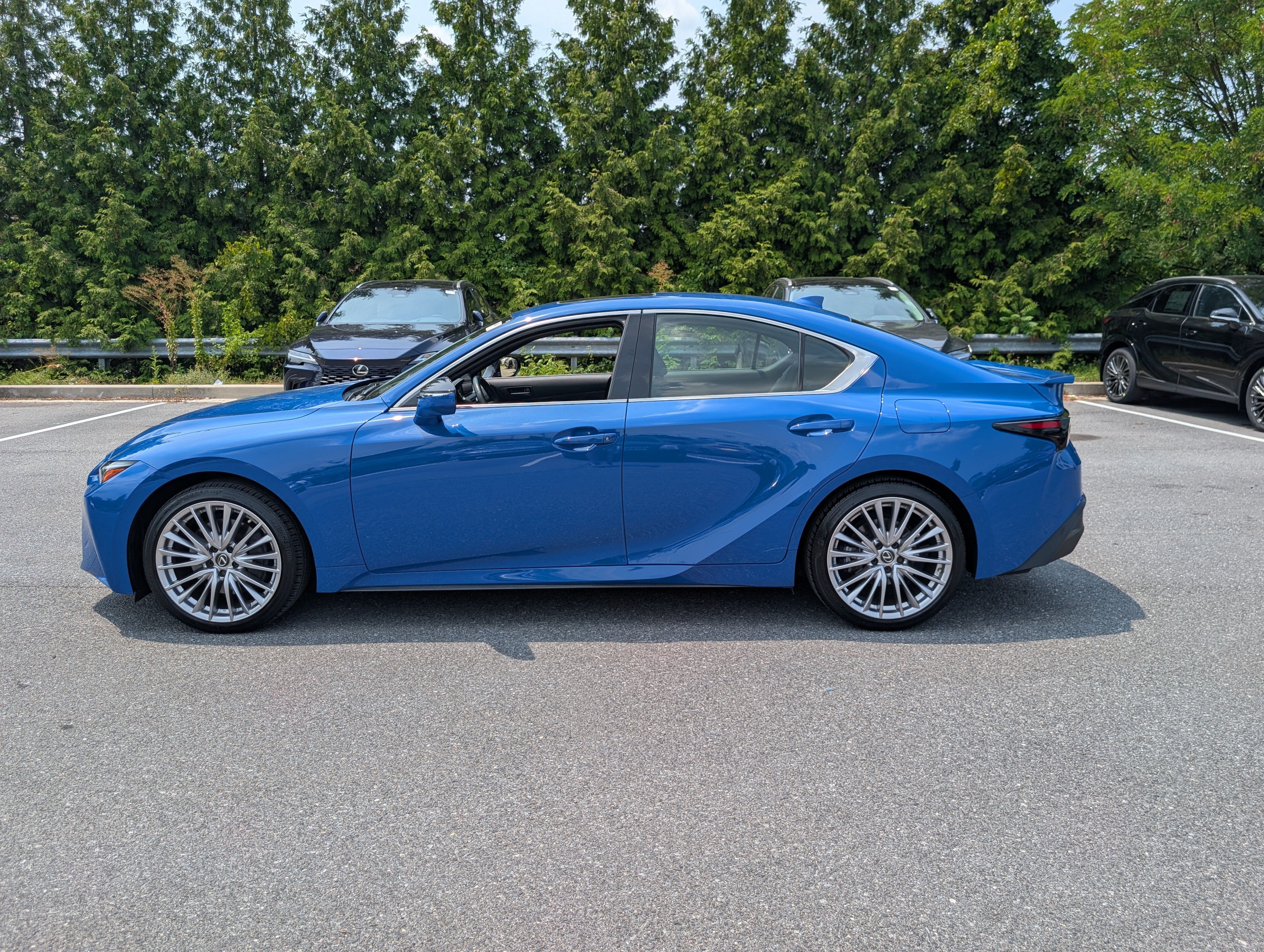 Used 2022 Lexus IS 300 AWD w/ Premium Package image 6