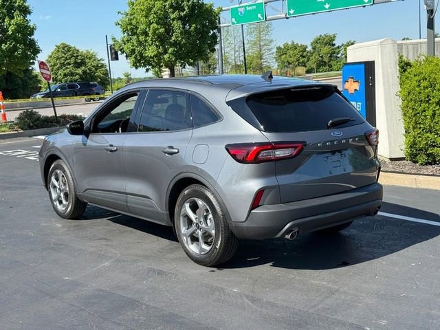 Used 2026 Ford Escape ST-Line FWD image 3