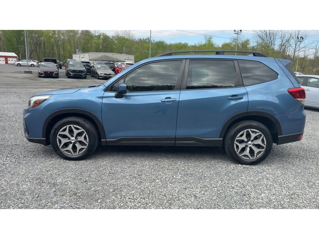 Used 2021 Subaru Forester Premium AWD/4WD image 5