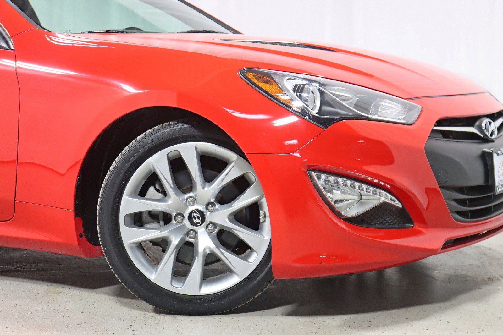 Used 2015 Hyundai Genesis 3.8 image 5