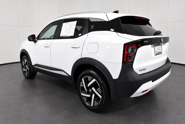 Certified 2026 Nissan Kicks SV w/ SV Premium Package FWD image 6