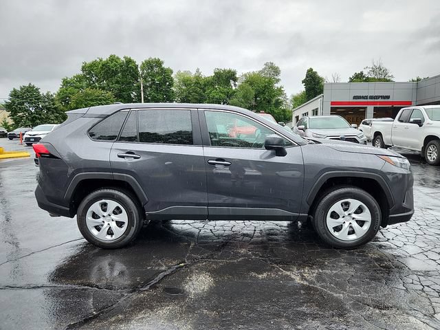 Used 2025 Toyota RAV4 LE AWD/4WD image 7