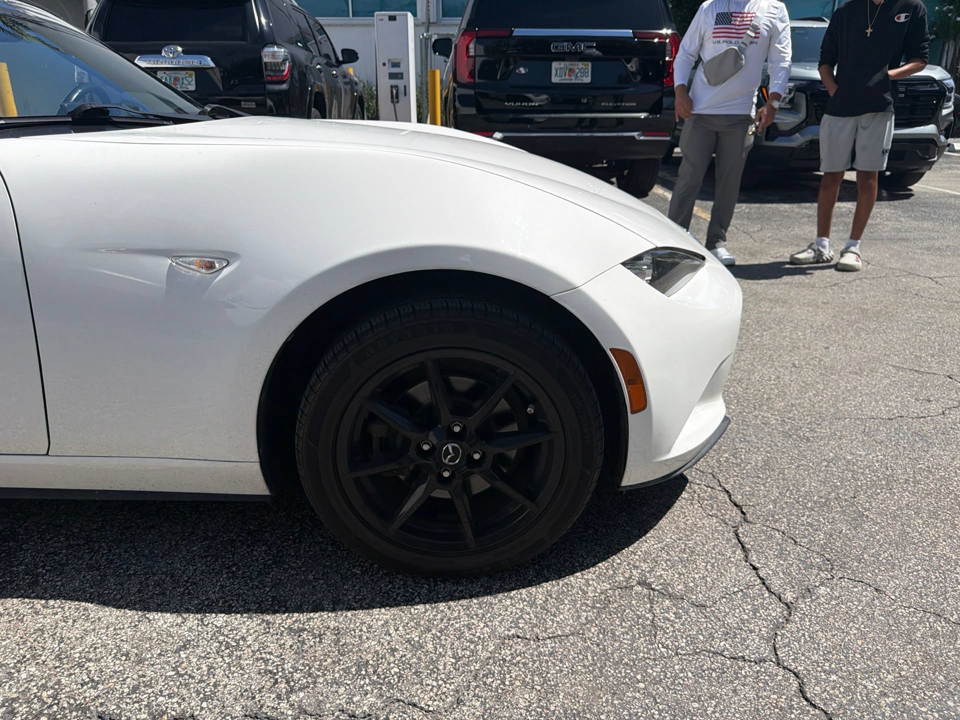 Used 2020 MAZDA MX-5 Miata Sport RWD image 7
