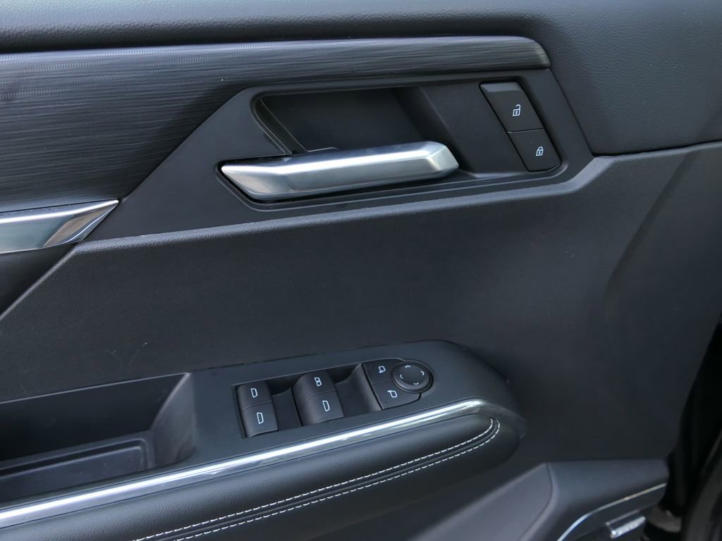 Used 2025 GMC Acadia Elevation image 14