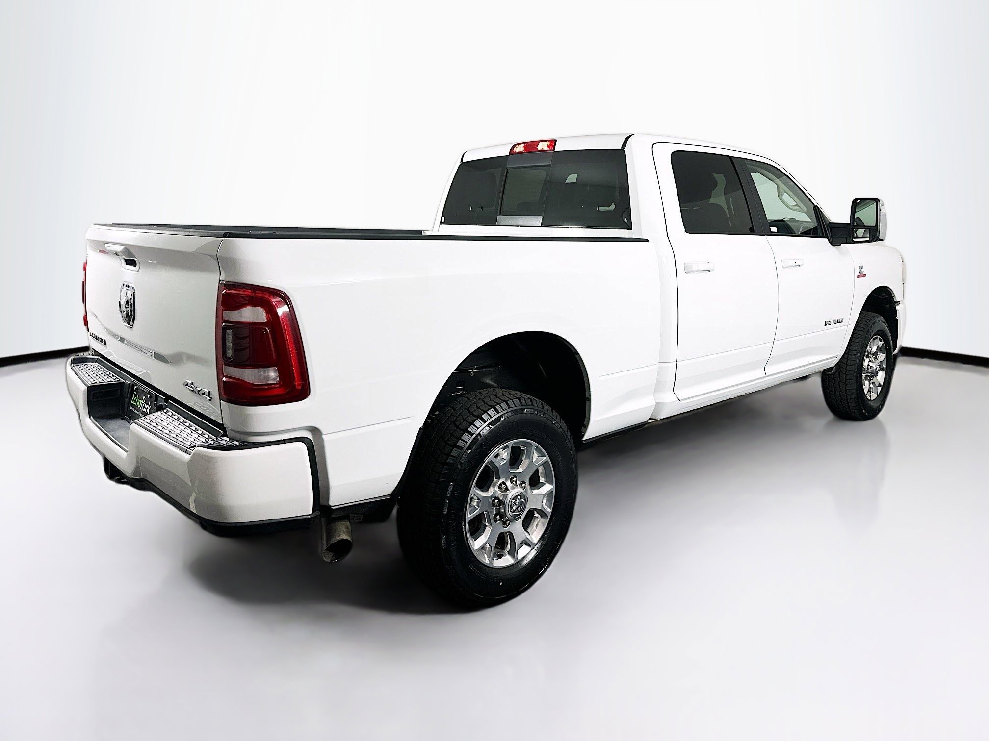 Used 2024 RAM 2500 Laramie AWD/4WD image 9