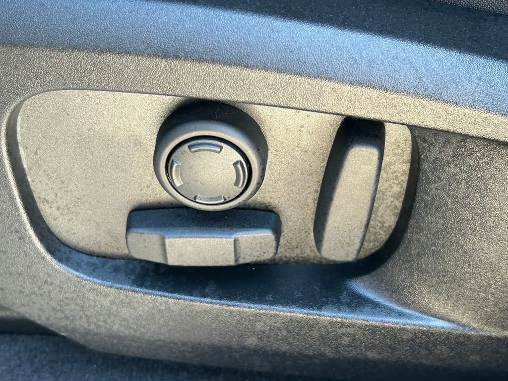 Used 2024 Jaguar F-PACE R-Dynamic S image 27