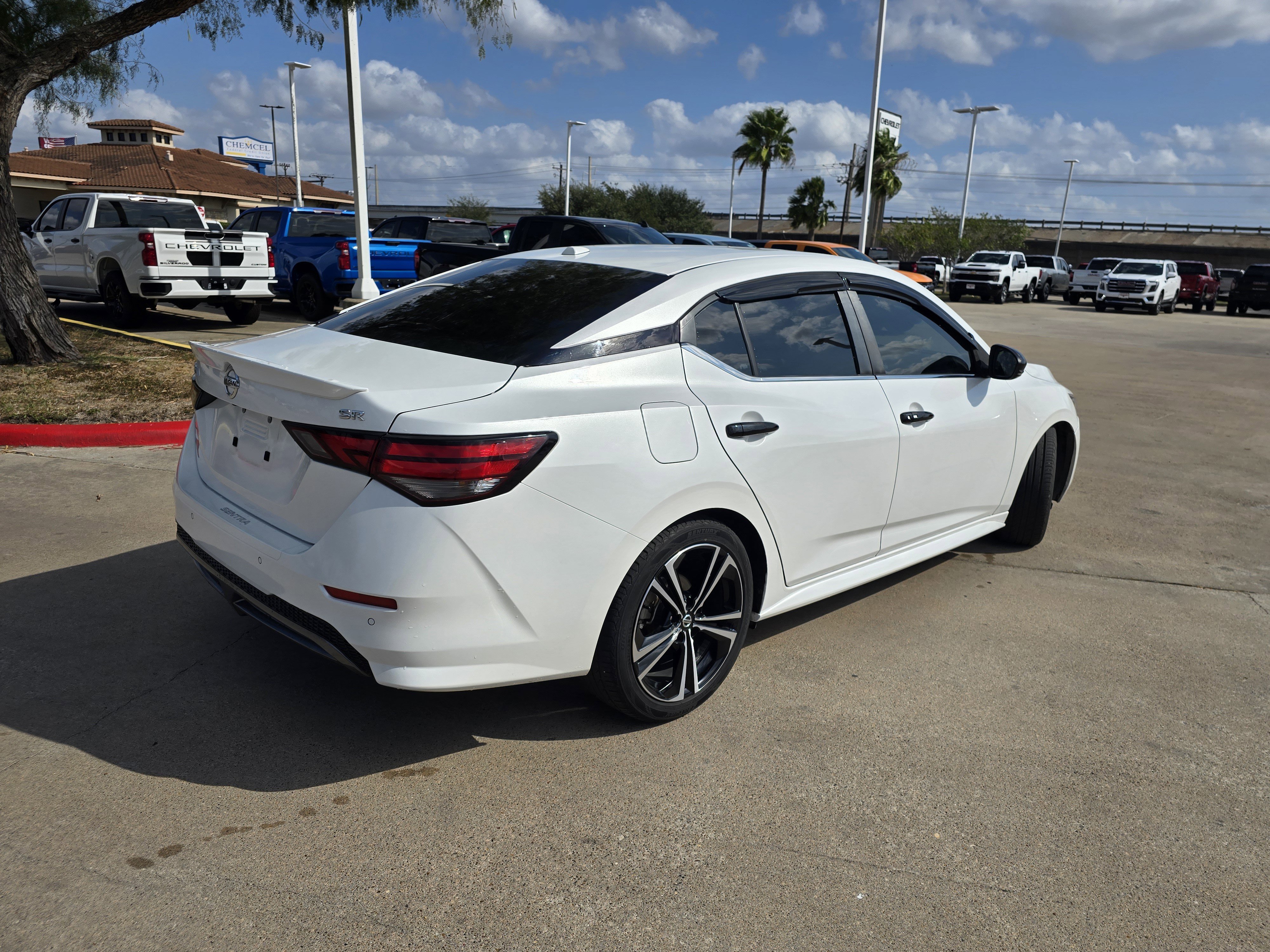 Used 2021 Nissan Sentra SR image 3