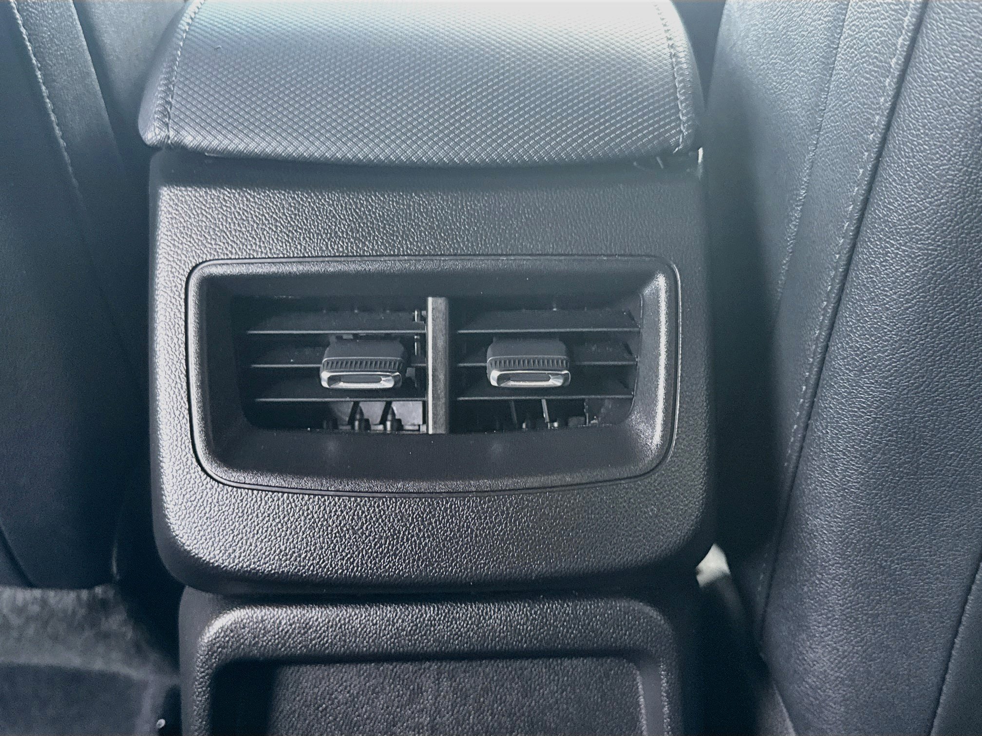 Used 2024 Chevrolet Equinox EV LT FWD image 23