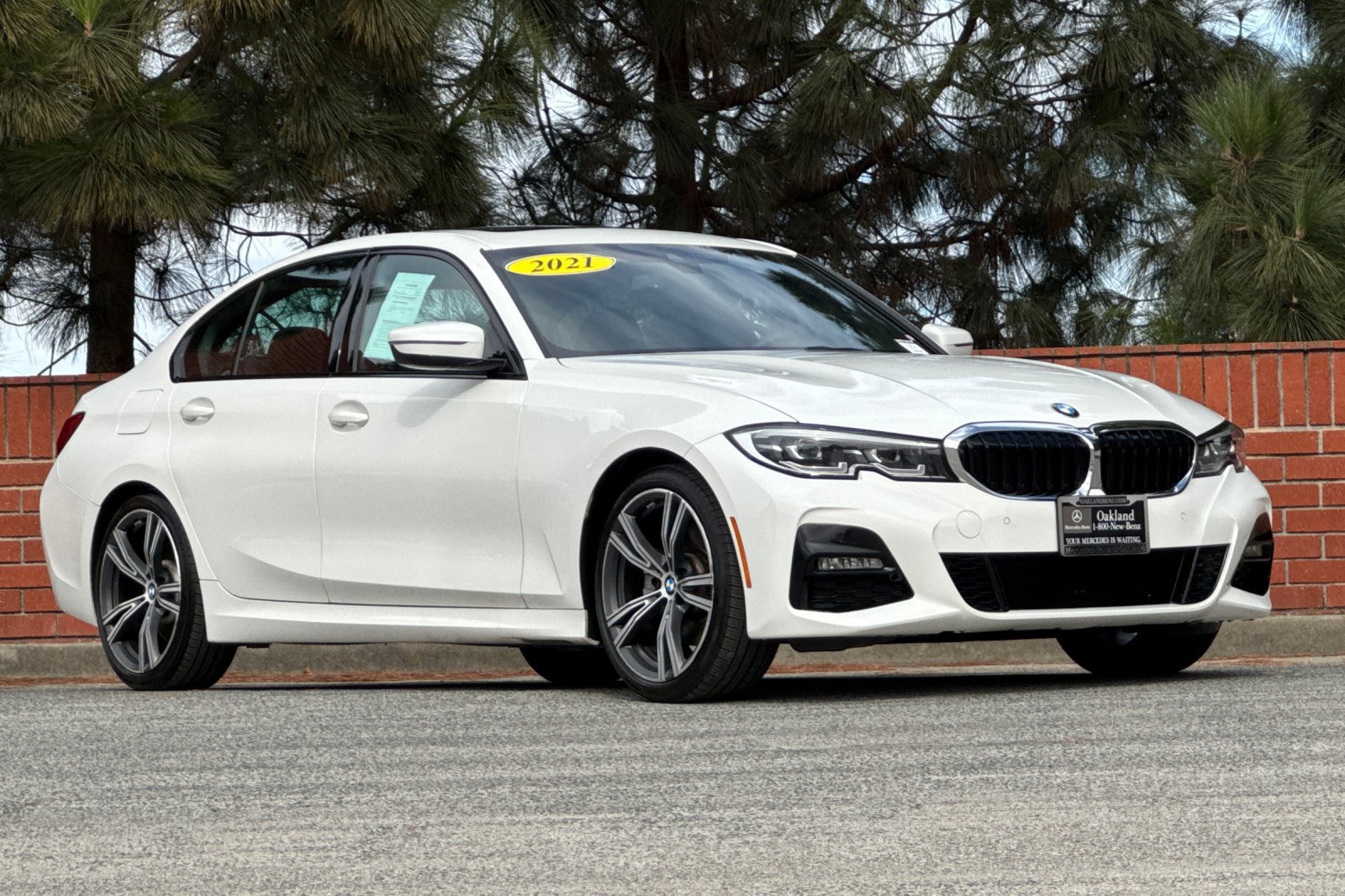Used 2021 BMW 330i Sedan w/ M Sport Package RWD image 2