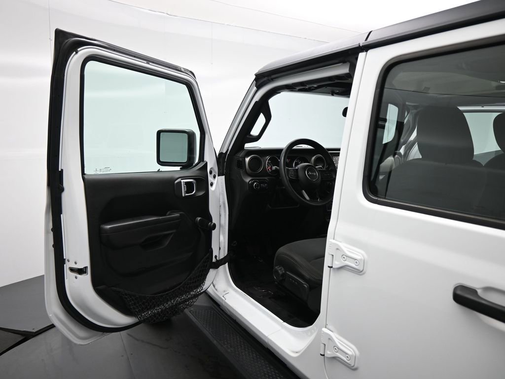 Used 2020 Jeep Gladiator Sport image 9