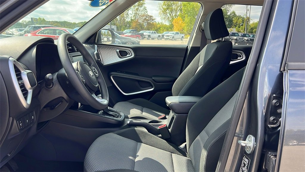 Used 2021 Kia Soul LX image 8