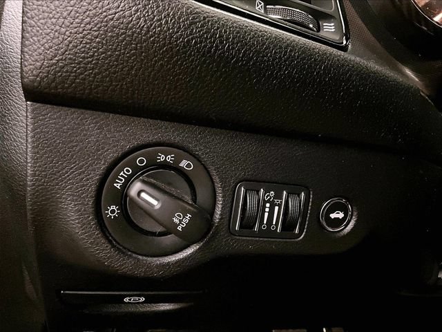 Used 2016 Dodge Challenger R/T Plus RWD image 30