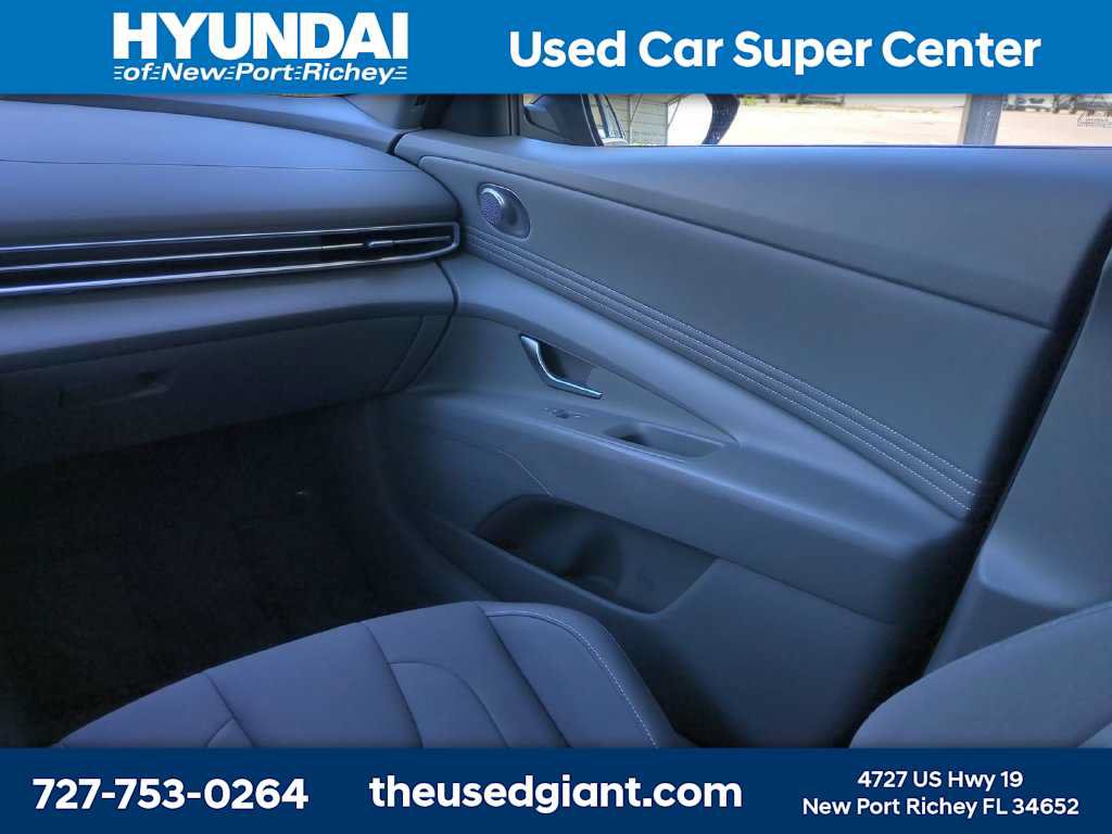 Used 2023 Hyundai Elantra SEL w/ Convenience Package FWD image 16