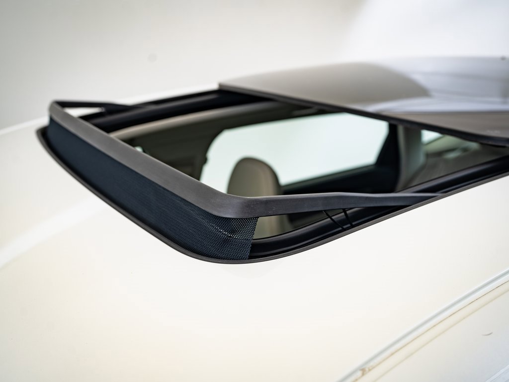 Used 2024 Volvo S90 T8 Ultimate image 14