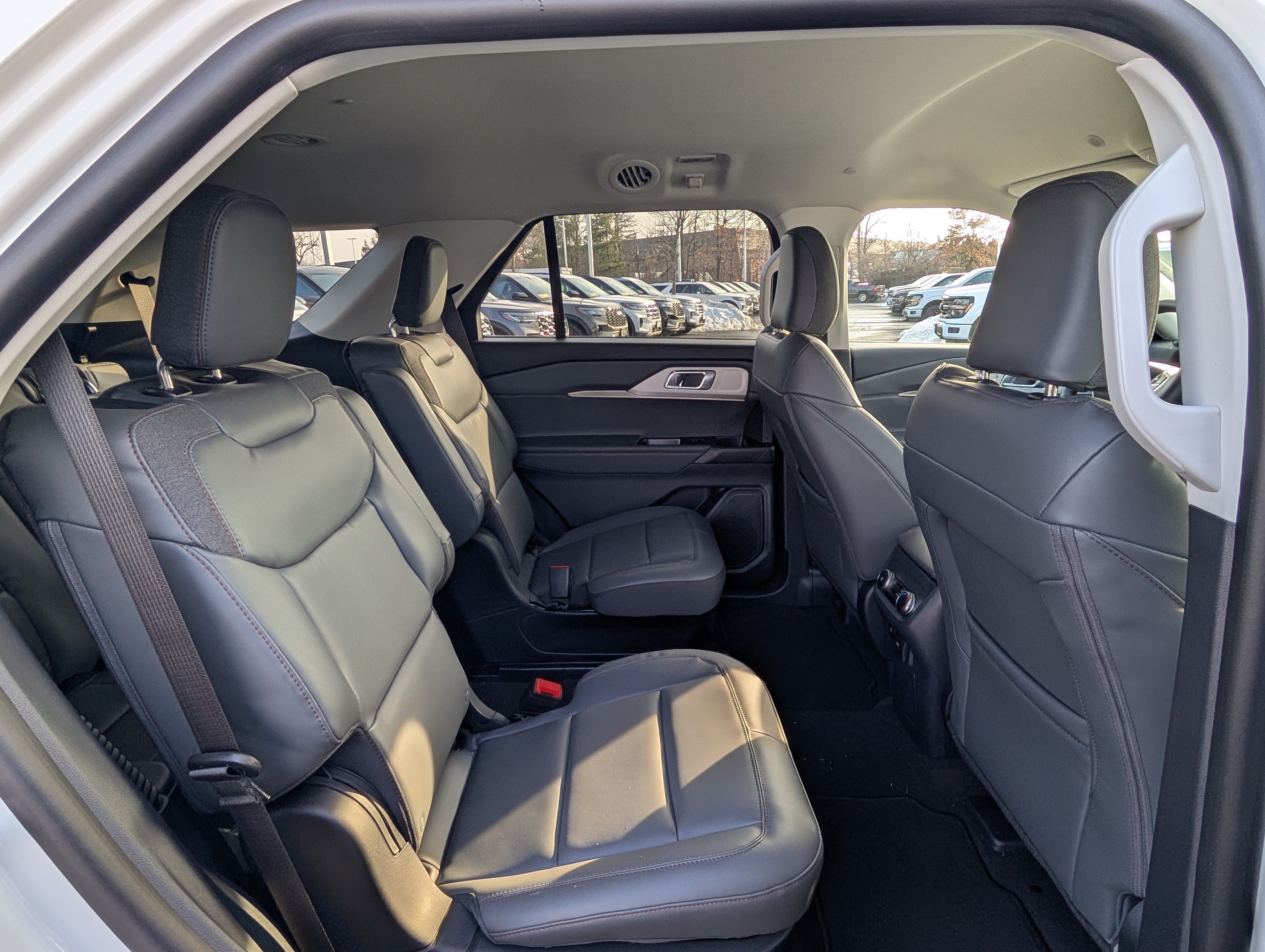 New 2026 Ford Explorer Active w/ Active Comfort Package AWD/4WD image 7