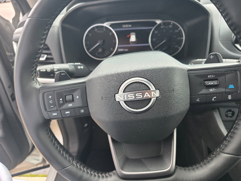 Used 2025 Nissan Rogue SV FWD image 18