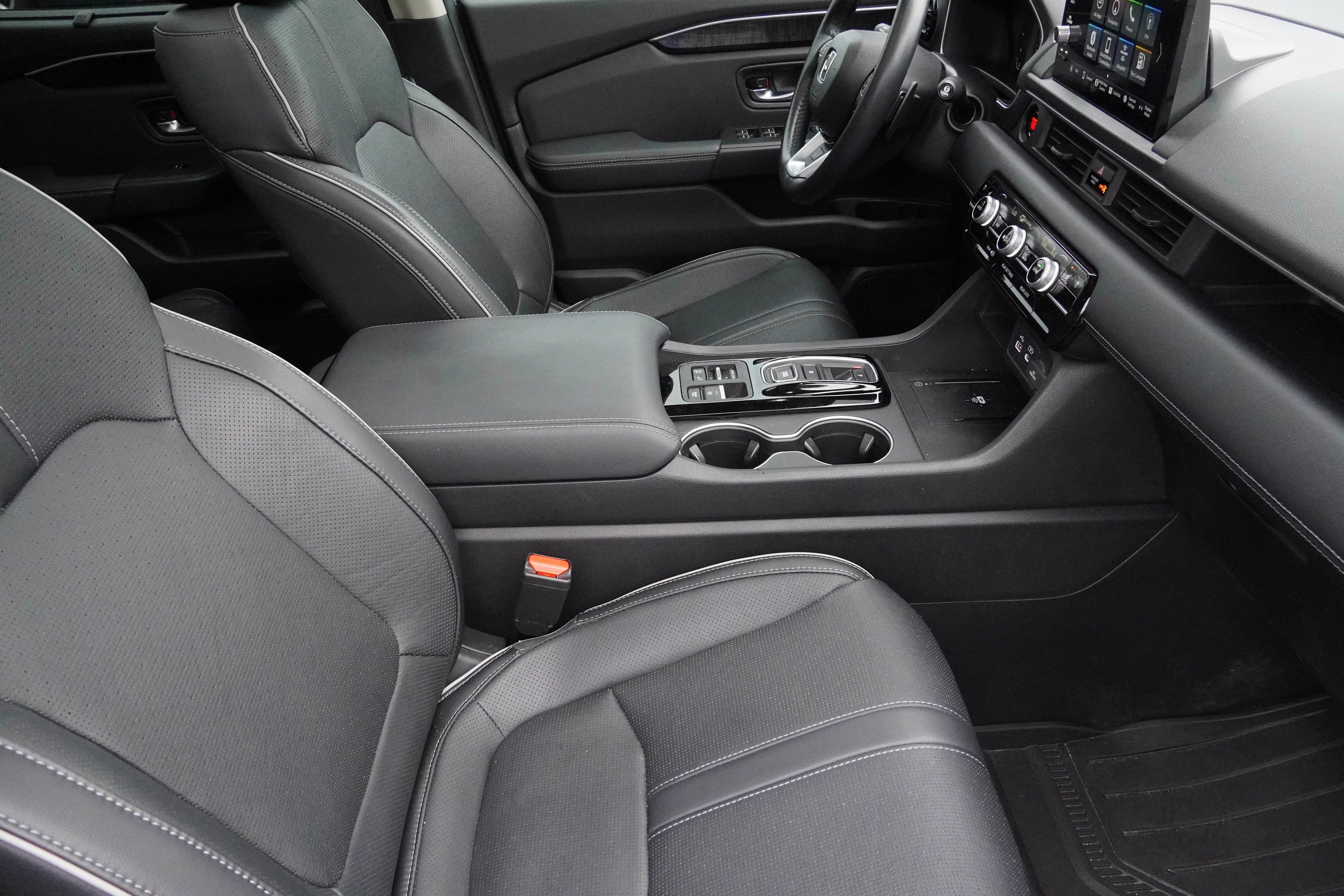Used 2023 Honda Pilot Elite image 12