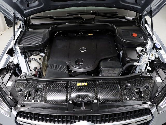 Certified 2025 Mercedes-Benz GLE 450 4MATIC image 40