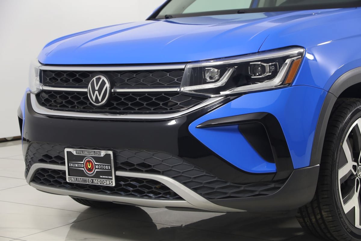 Used 2022 Volkswagen Taos SEL w/ Panoramic Sunroof Package AWD/4WD image 49