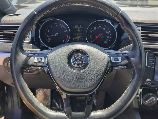 Used 2016 Volkswagen Jetta Sport FWD image 28
