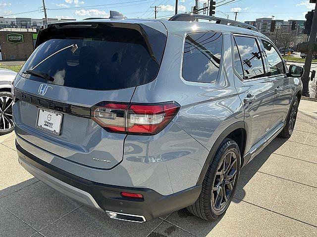 Used 2025 Honda Pilot Elite image 6