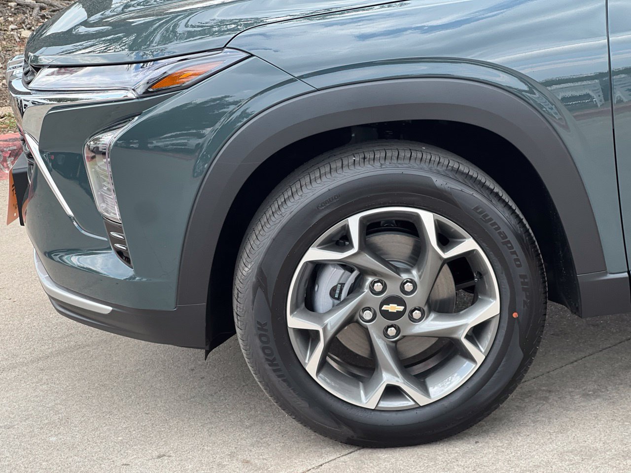 New 2026 Chevrolet Trax LT w/ LT Convenience Package FWD image 26
