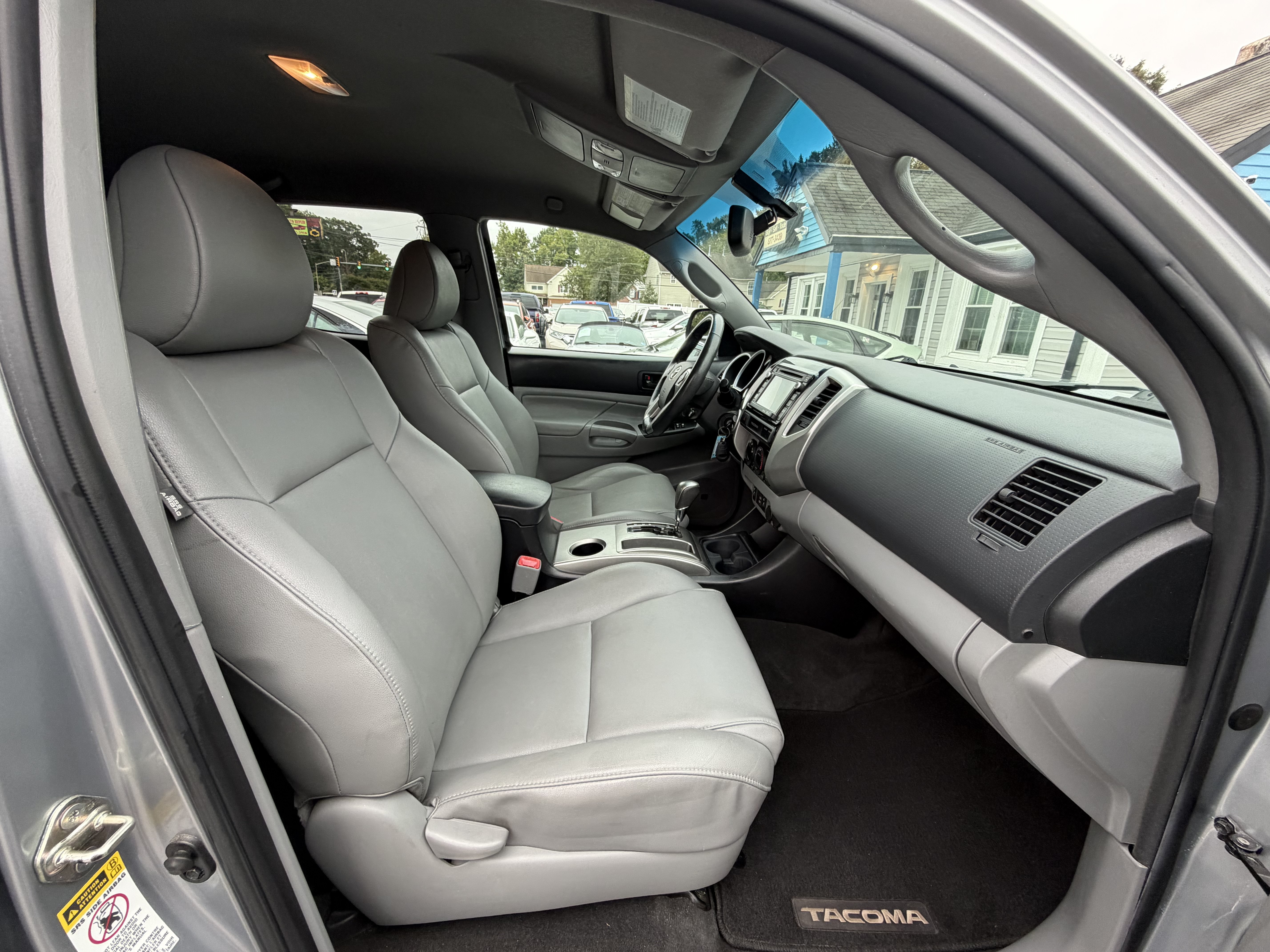 Used 2015 Toyota Tacoma 4x4 Double Cab w/ Limited Package image 15