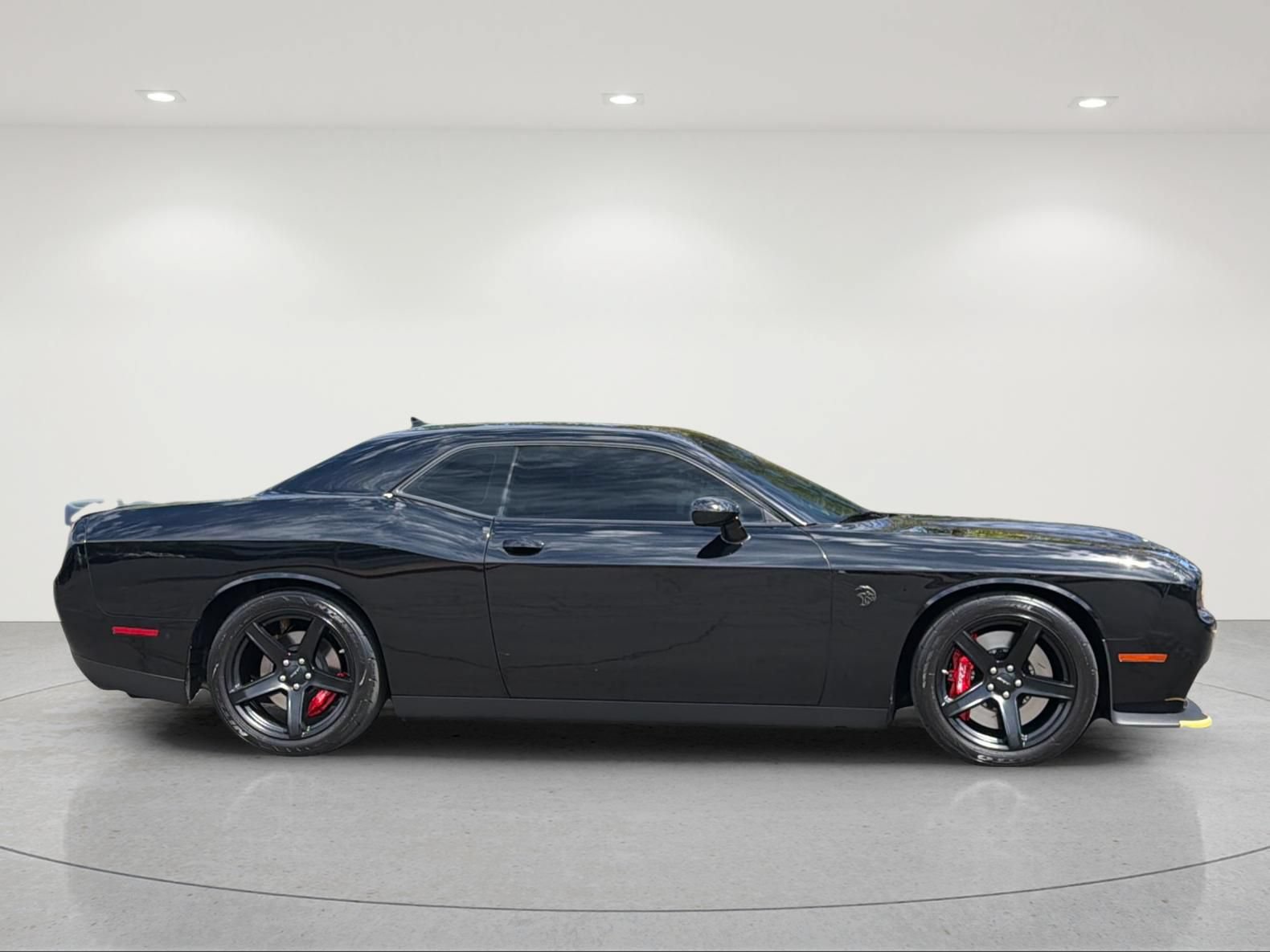 Used 2022 Dodge Challenger SRT Hellcat Redeye RWD image 6