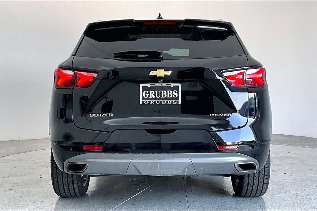 Used 2019 Chevrolet Blazer Premier w/ Sun and Wheels Package FWD image 4