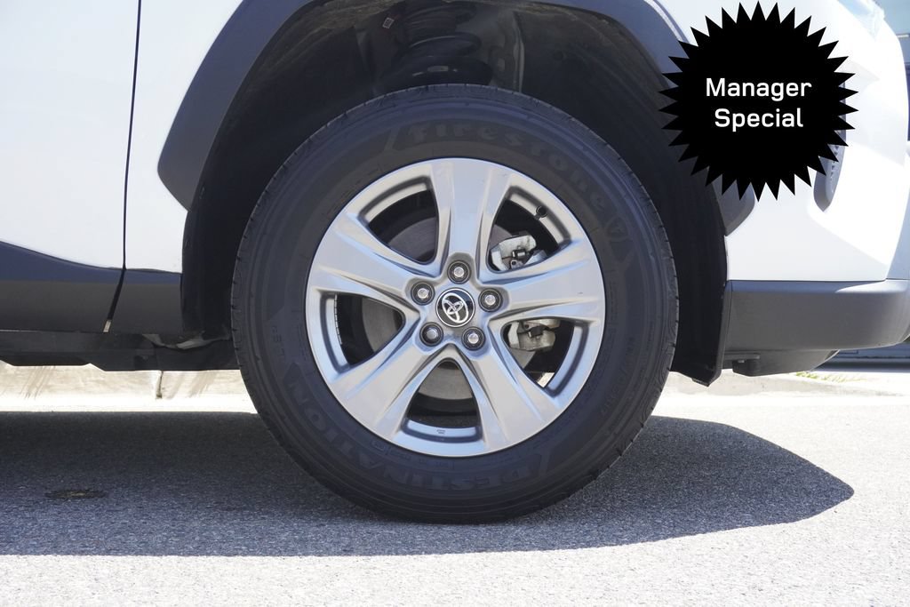Used 2025 Toyota RAV4 LE AWD/4WD image 35