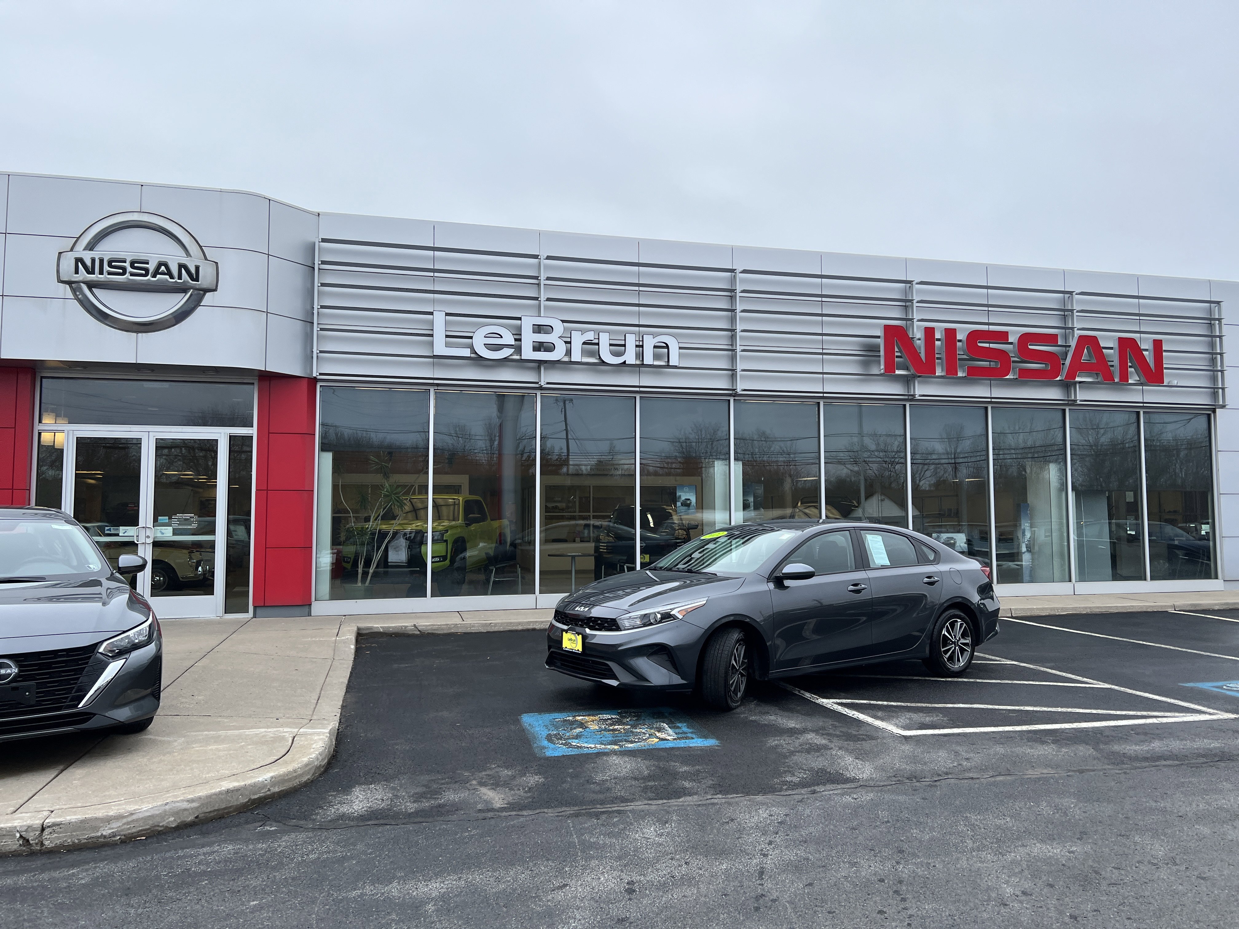 Used 2022 Kia Forte LXS image 1