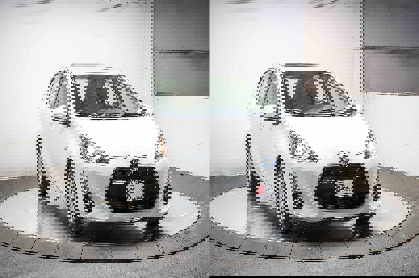 Certified 2016 Toyota Prius C Four image 3