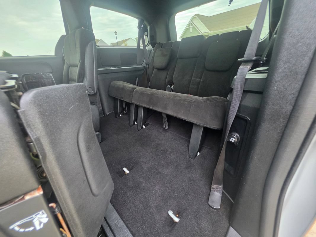 Used 2017 Dodge Grand Caravan SE FWD image 22