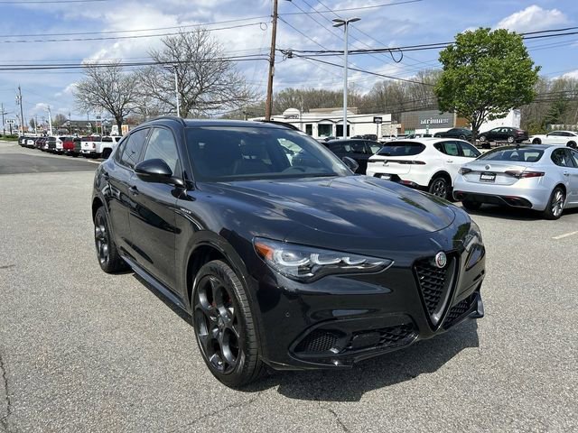 New 2026 Alfa Romeo Stelvio Sprint AWD/4WD image 2