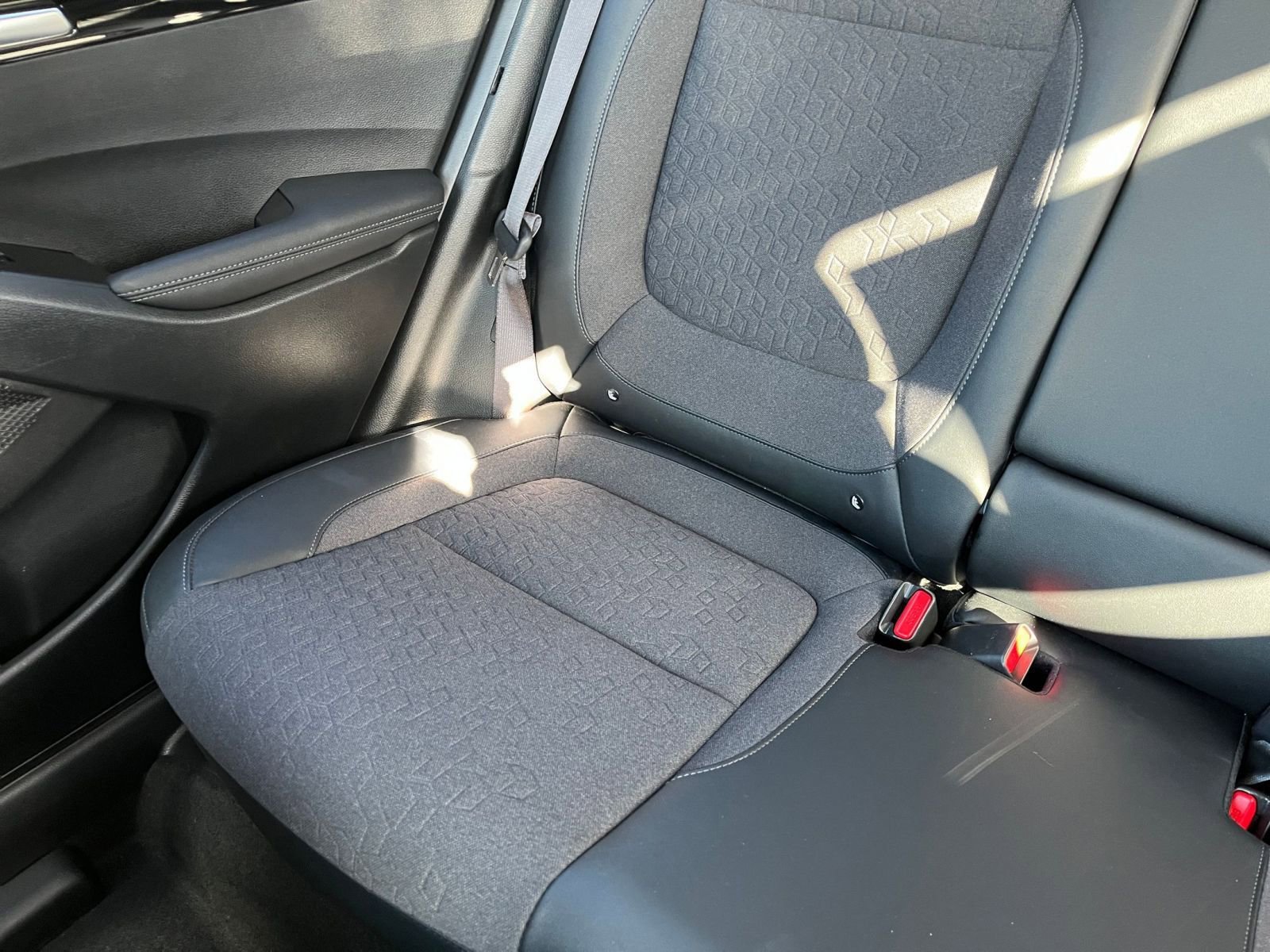 Used 2025 Kia Seltos S image 41