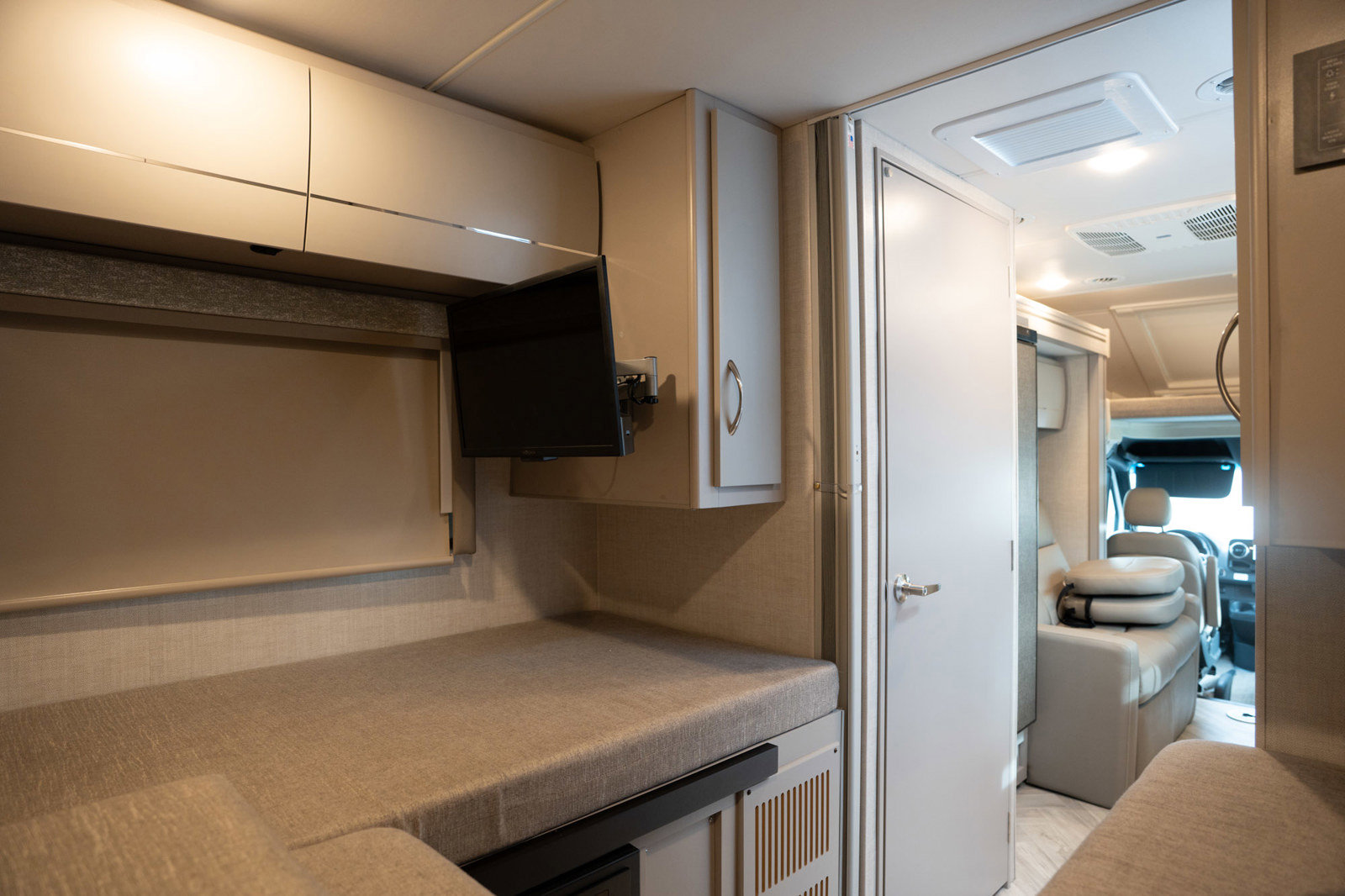 Used 2023 Mercedes-Benz Sprinter 4500 image 27