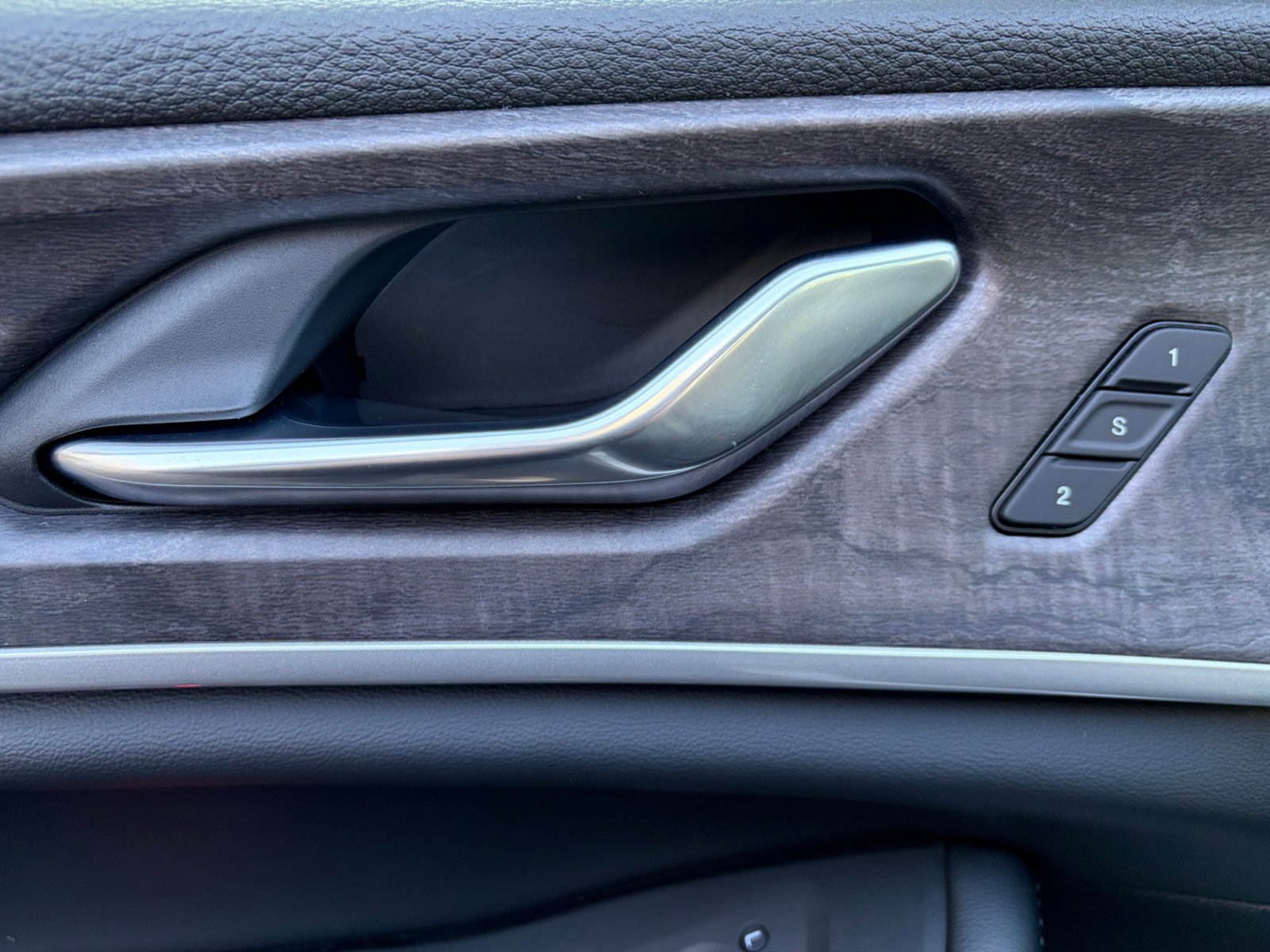 New 2025 Jeep Grand Cherokee Limited w/ Black Appearance Package image 15